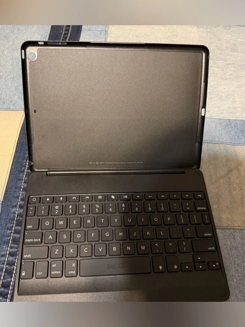 Ipad Case + Keyboard + Apple pencil x2